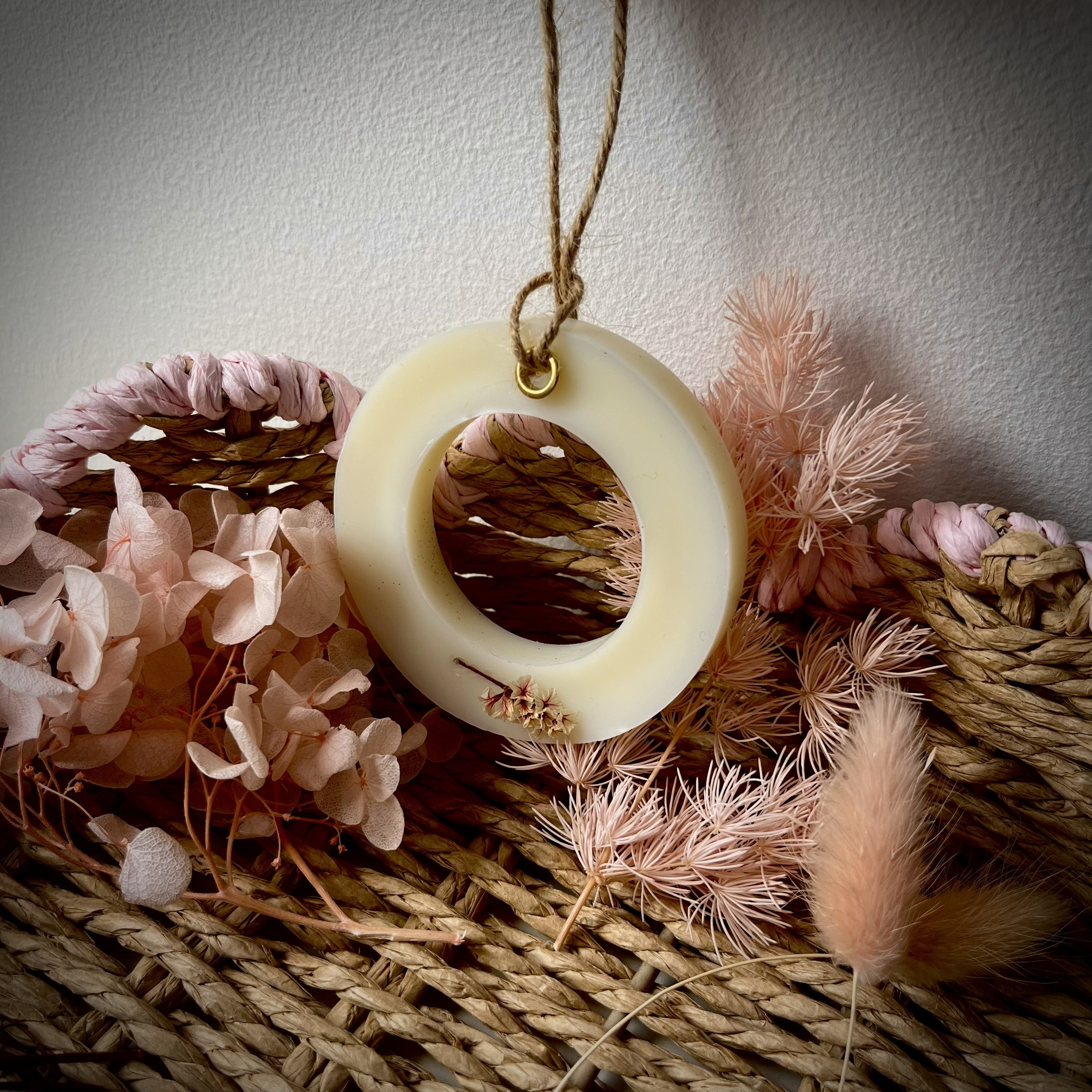 Suspension parfumeé "Cercle fleuri"